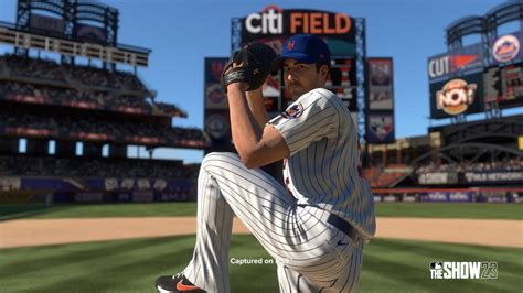 MLB .